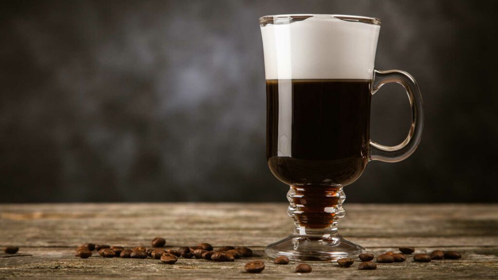 Irish-Coffee-Cocktail-IBA-ricetta-Coqtail-Milano