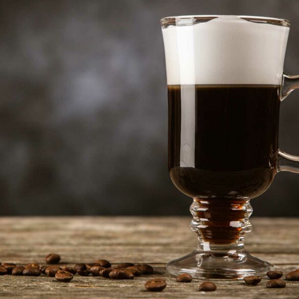 Irish-Coffee-Cocktail-IBA-ricetta-Coqtail-Milano