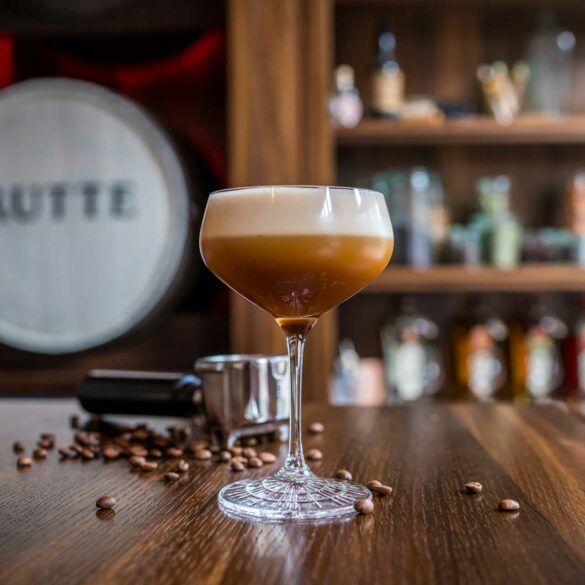 Ricette-cocktail-al-Genever-Simon-Espresso-Martini-Coqtail-Milano