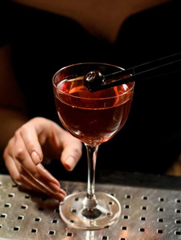 Manhattan-cocktail-ricetta-IBA-Coqtail-Milano