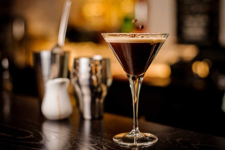 Espresso-Martini-cocktail-ricetta-Coqtail-Milano