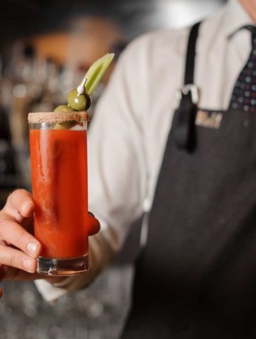 cocktail-per-riprendersi-dal-pranzo-di-Natale-Bloody-Mary-Coqtail-Milano
