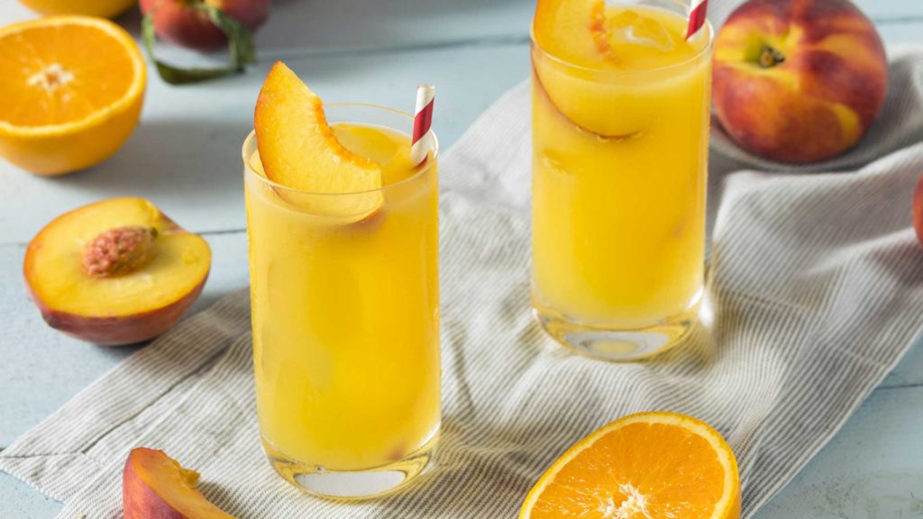 Fuzzy-Navel-cocktail-per-l'estate-ricetta-Coqtail-Milano