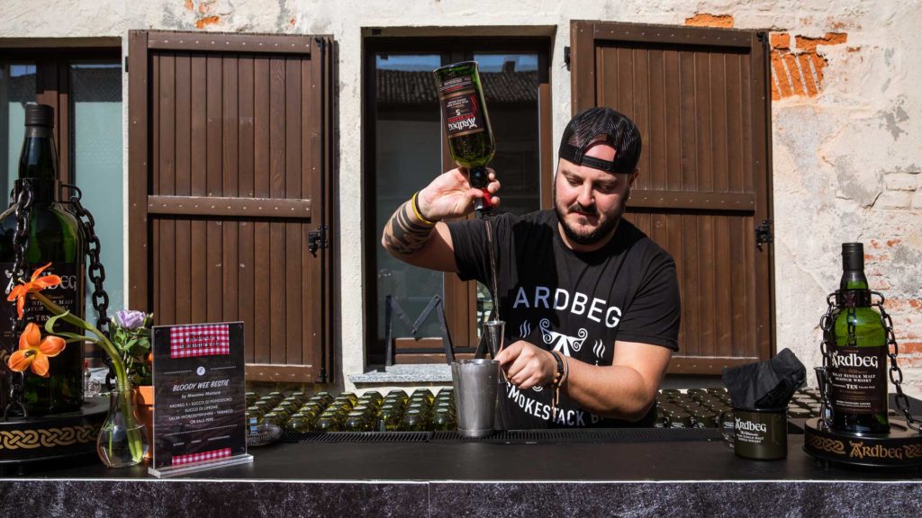 15.-Massimo-Mottura-Ardbeg-SmokeStack-BBq-Coqtail-Milano