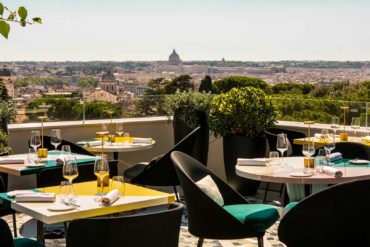 Apertivo-in-terrazza-a-Roma-sei-location-2021-Coqtail-Milano