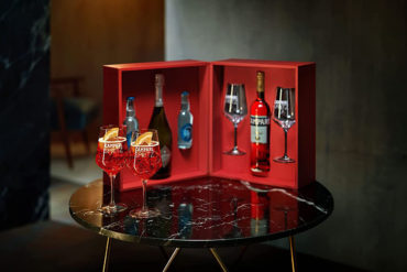 Natale 2021 regali alcolici Campari Spritz Kit Coqtail Milano
