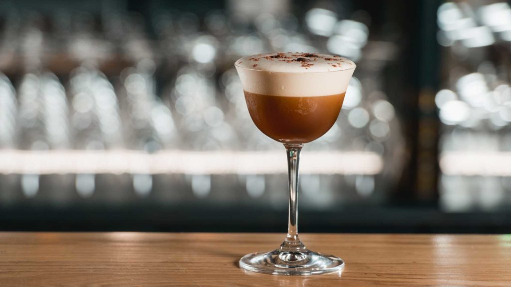 Espresso-martini-cocktail-più-buoni-2022-Coqtail-Milano