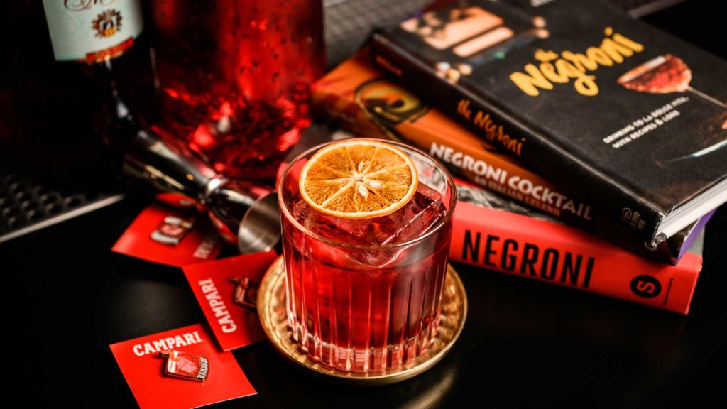 Negroni-cocktail-più-bevuto-al-mondo-2022-Coqtail-Milano