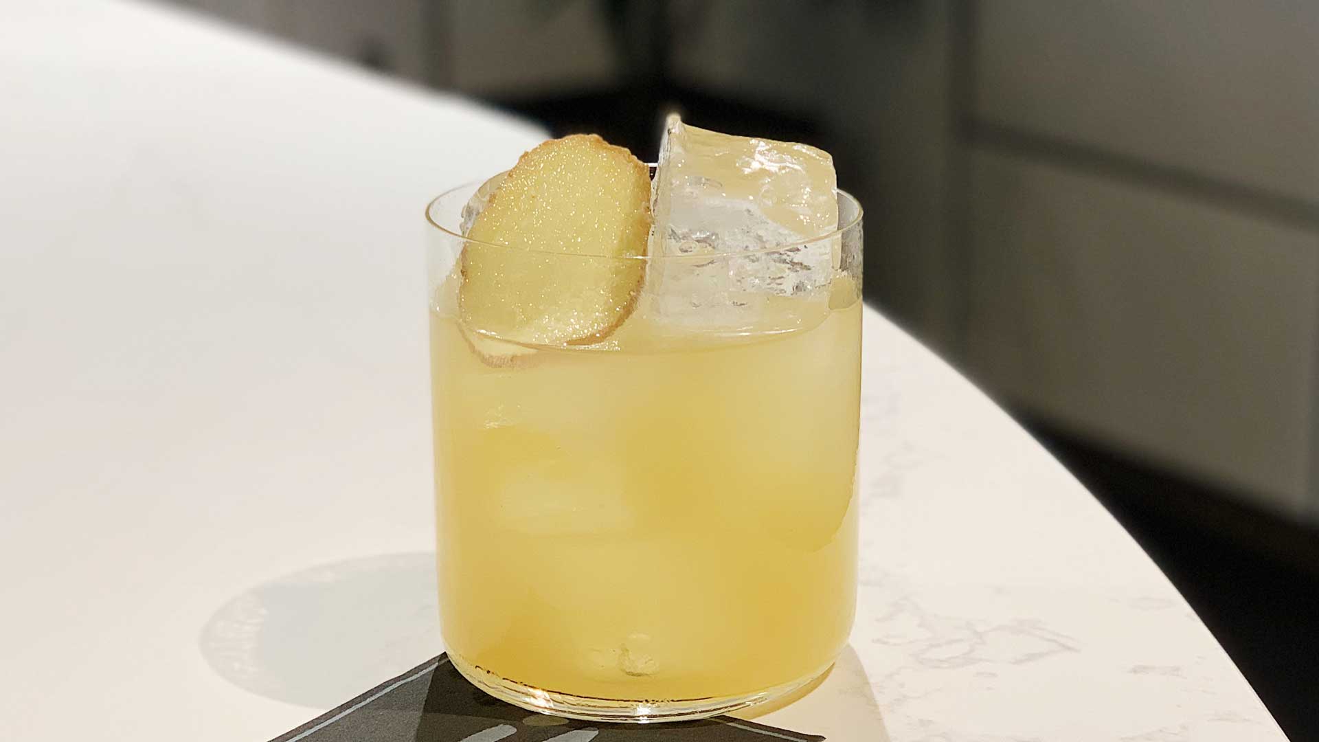 Penicillin-cocktail-ricetta-originale-Sam-Ross-Milk-and-Honey-Coqtail-Milano