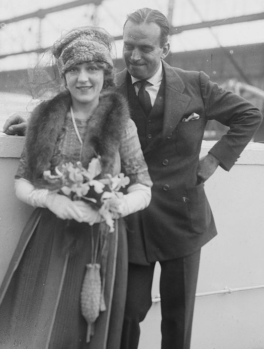 Douglas-Fairbanks-and-Mary-Pickford-via-Wikimedia-Commons