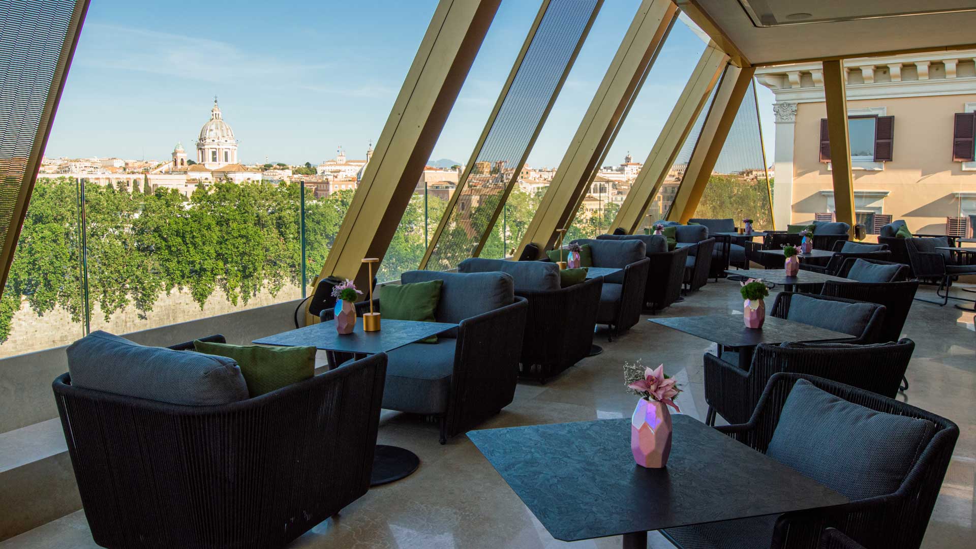 Alto-cocktail-bar-rooftop-Roma-Coqtail-Milano