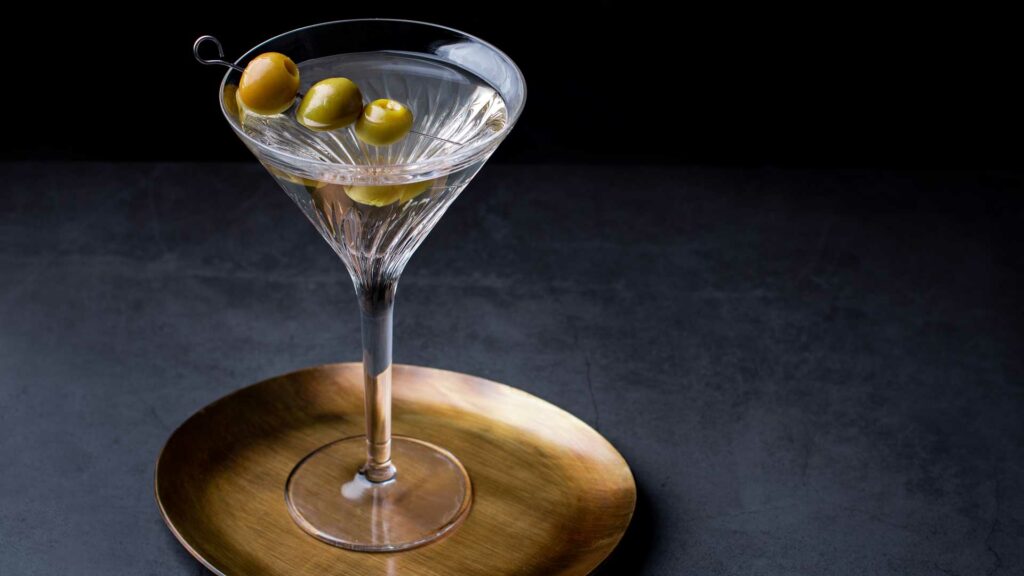 dirty-martini-cocktail-storia-ingredienti-ricetta-coqtail-milano