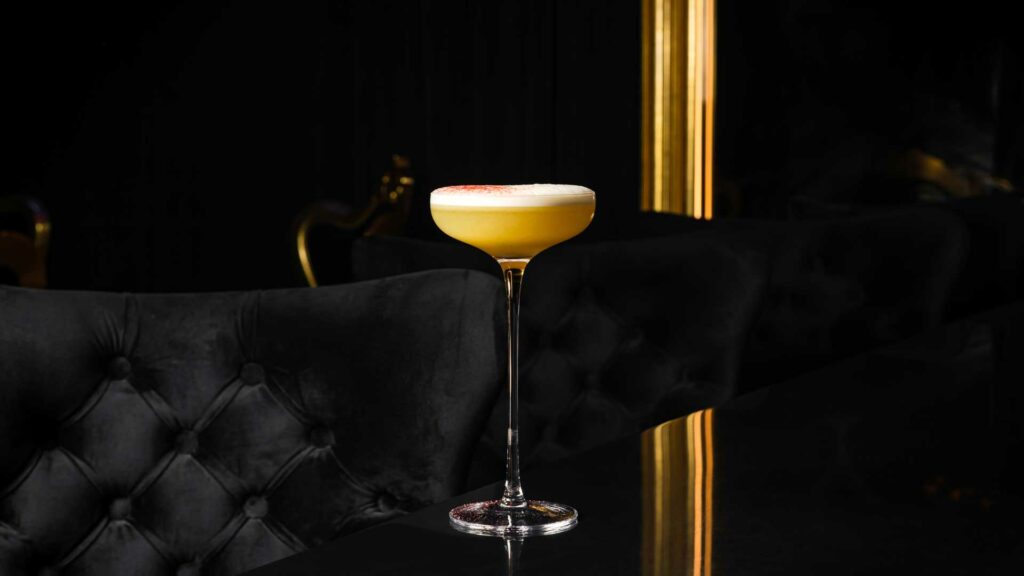 pornstar-martini-cocktail-classici-più-richiesti-al-mondo-coqtail-milano