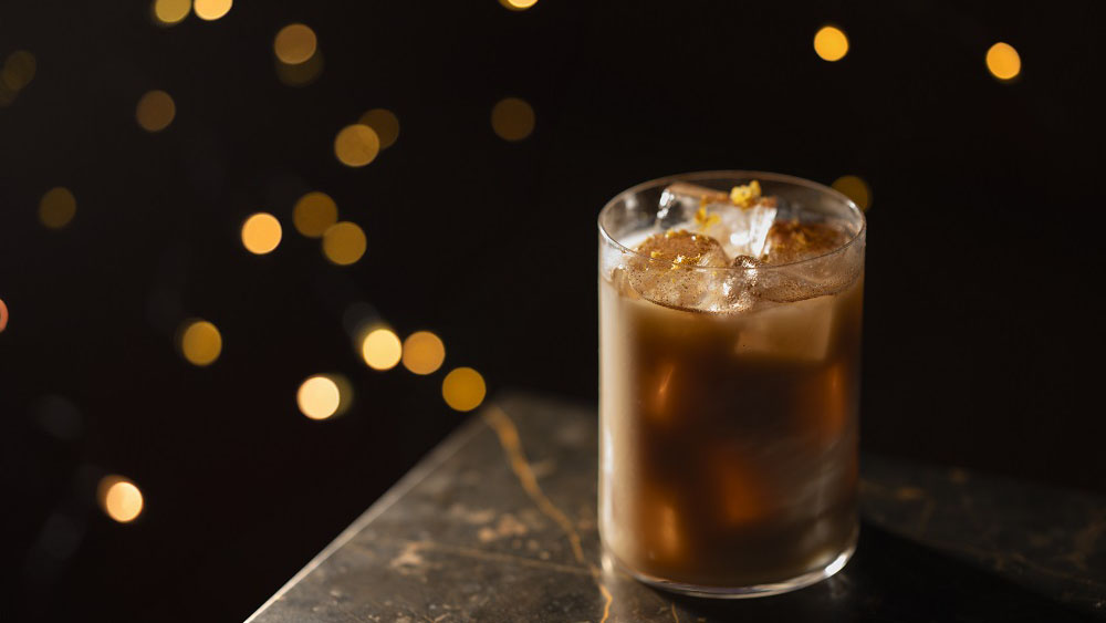 Drinxmas-time-cocktail-list-cinquanta-spirito-disaronno-punch-coqtail-milano