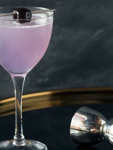 créme-de-violette-liquore-storia-e-utilizzi-mixology-coqtail-milano