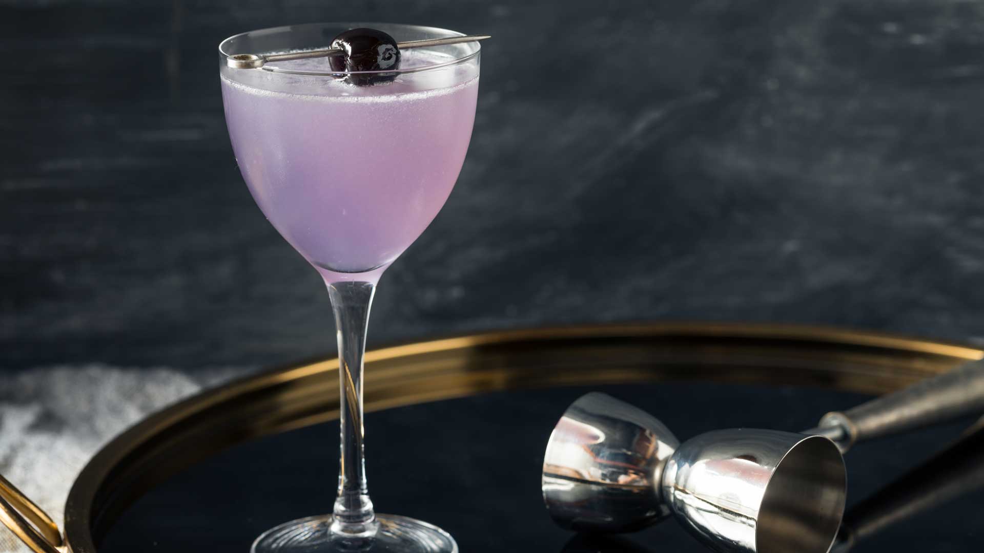 créme-de-violette-liquore-storia-e-utilizzi-mixology-coqtail-milano