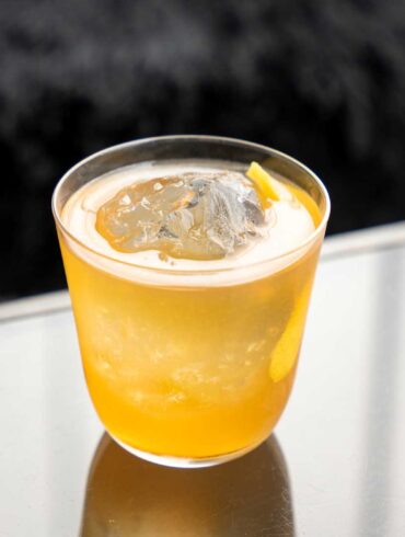 Fish-House-Punch-cocktail-Coqtail