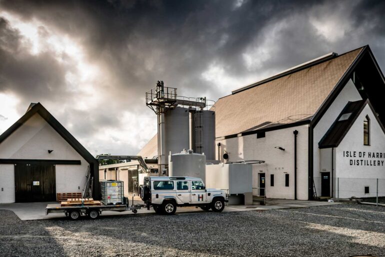 isle-of-harris-distillery-progetto-sociale-coqtail