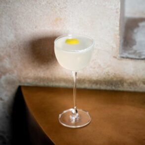 Lemon-Drop-Martini-il-cocktail-di-un-veterano-del-Vietnam-Coqtail
