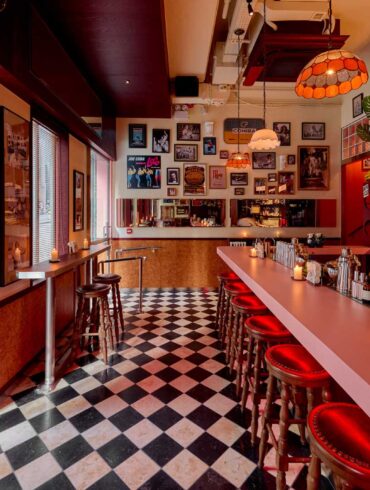 Montana-Bar-Hong-Kong-Coqtail