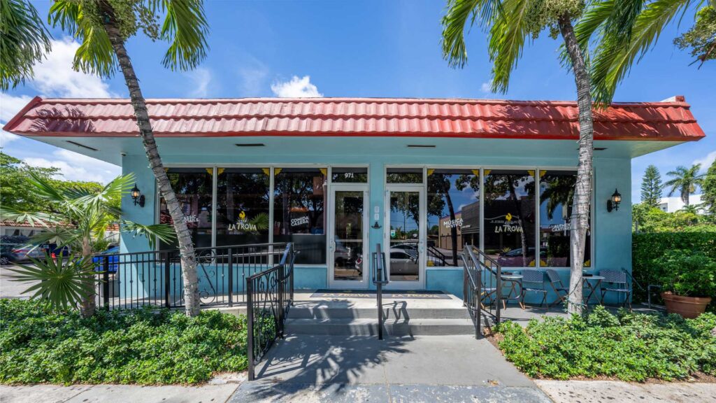 Cafe-La-Trova-Miami-Coqtail